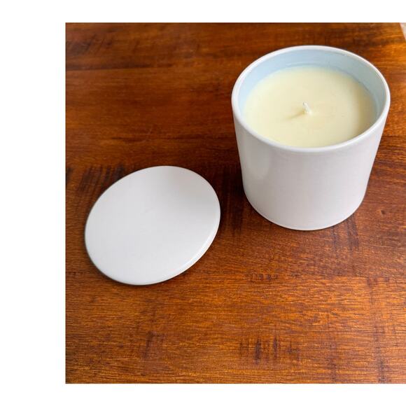 Jonathan Adler Fleur De Sel White Ceramic Jar-Lid Refill Scented Candle NEW - Picture 1 of 3